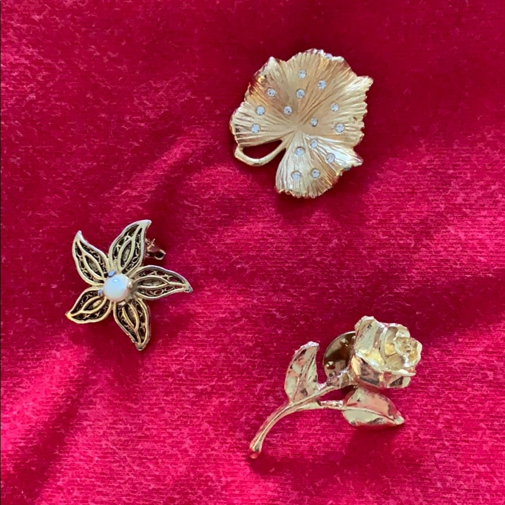 Floral pins